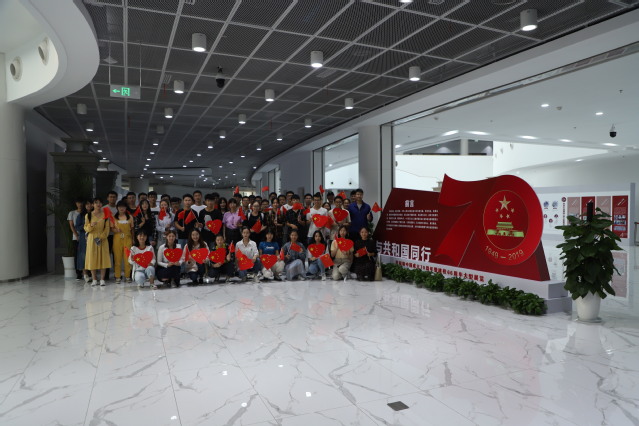 师生合影  杨扬摄影